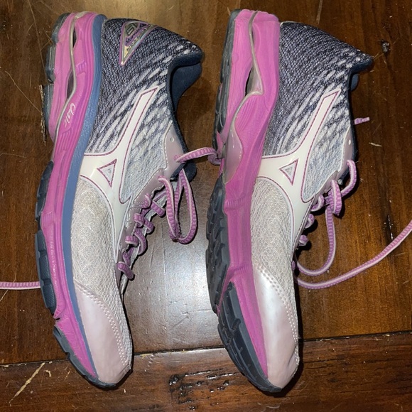 Mizuno Wave Rider 19 - Picture 5 of 8